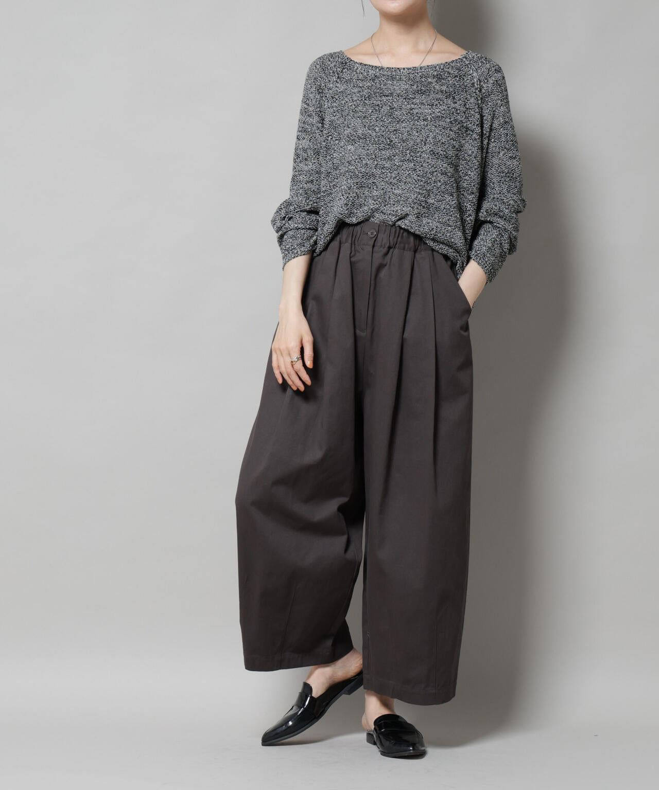 タック コクーン チノパンツ