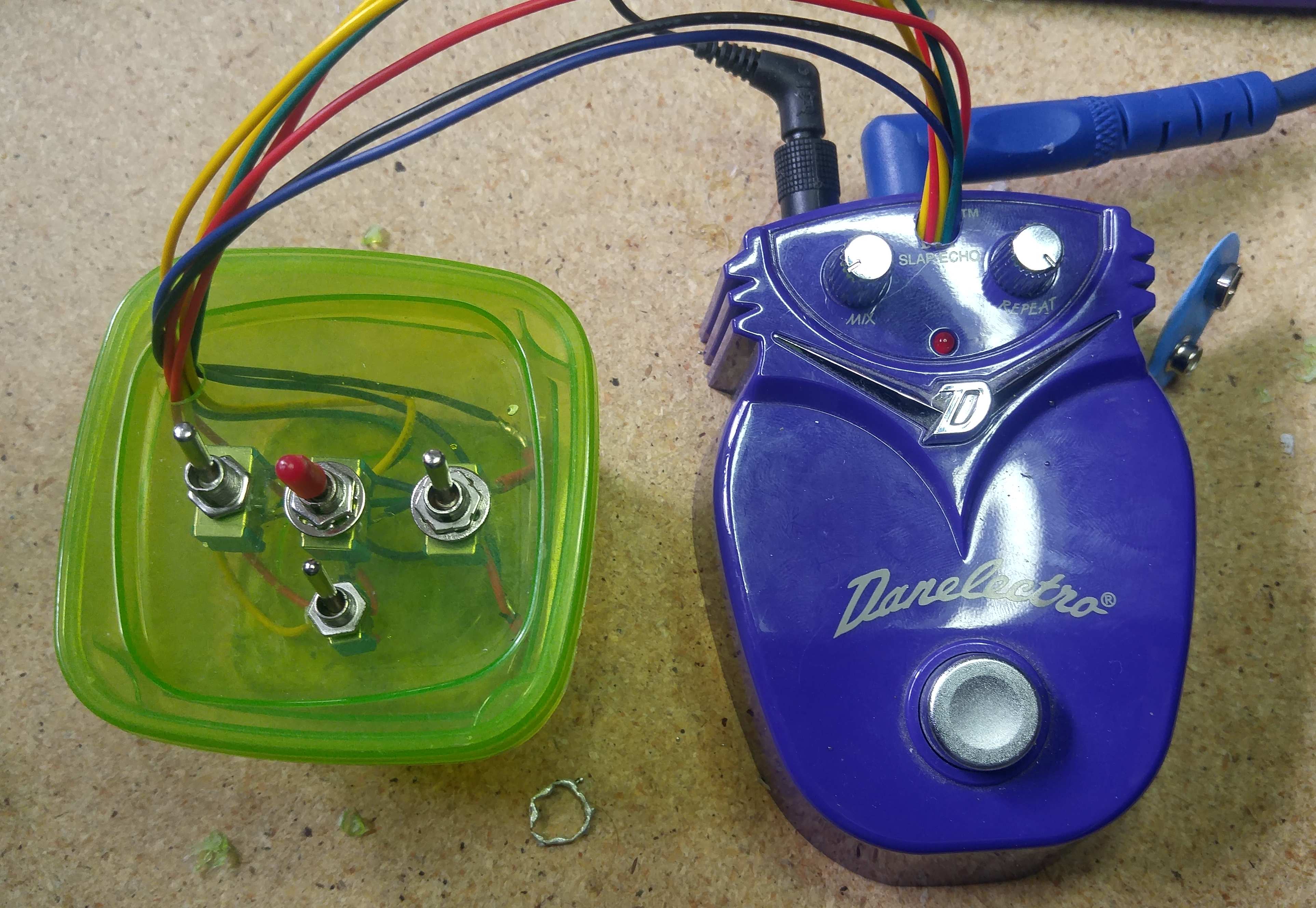 Danelectro BLT Slap Echo - Guitar Pedal Bending - Sam Vs. Sound