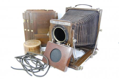 BIJOU REFLEX 木箱皮張 ジャバラ式カメラ 100年前に製造された！ BIJOU