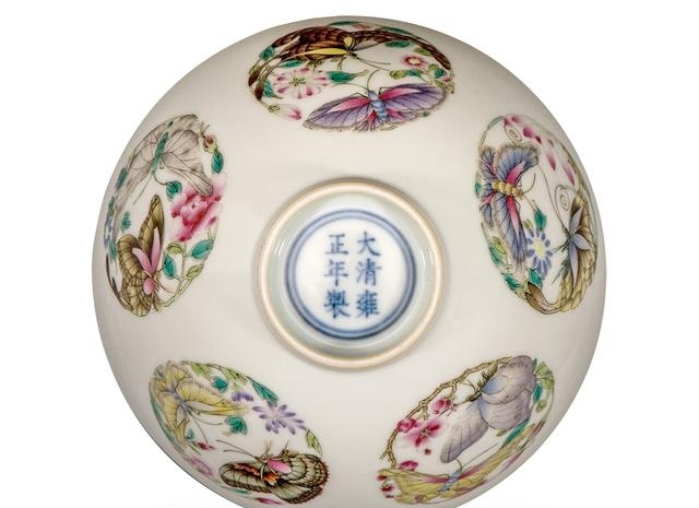 粉彩蝶々花樹紋杯 一対 雍正御製 款 清時代 擺件 中国古玩 中国美術 A827