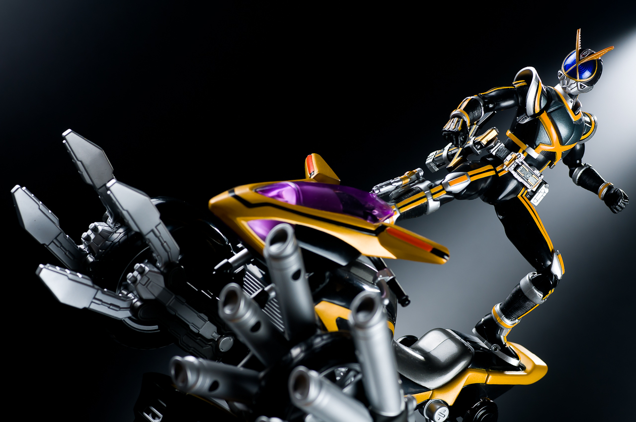 レビュー】バンダイ S.H.Figuarts 仮面ライダーカイザ [仮面ライダー555]