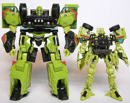 RA-28 NESTオートボットラチェット・デラックスクラス