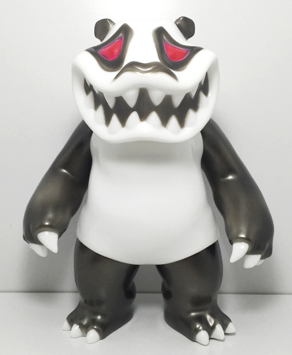 2016年12月11日21時より、HARIKEN氏が新たな「MAD PANDAソフビ