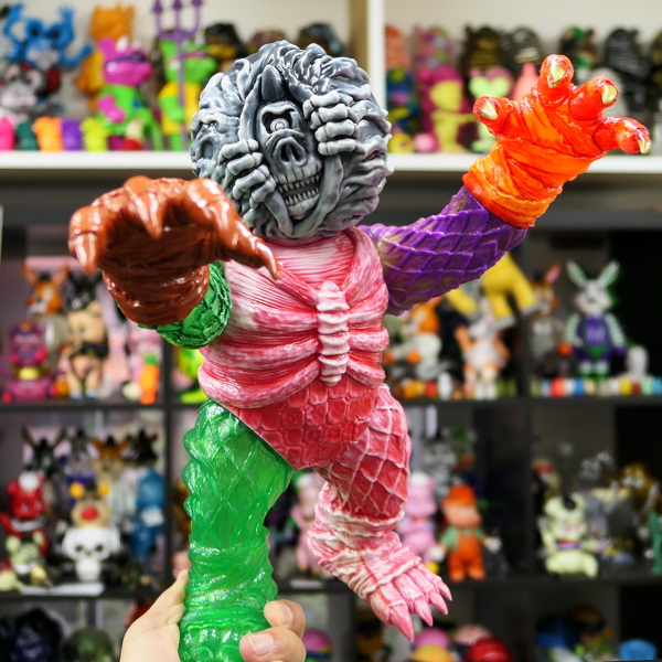 BlackBook Toyがカラフルな最新作「Beast and KONG “Crazy Mixed Parts