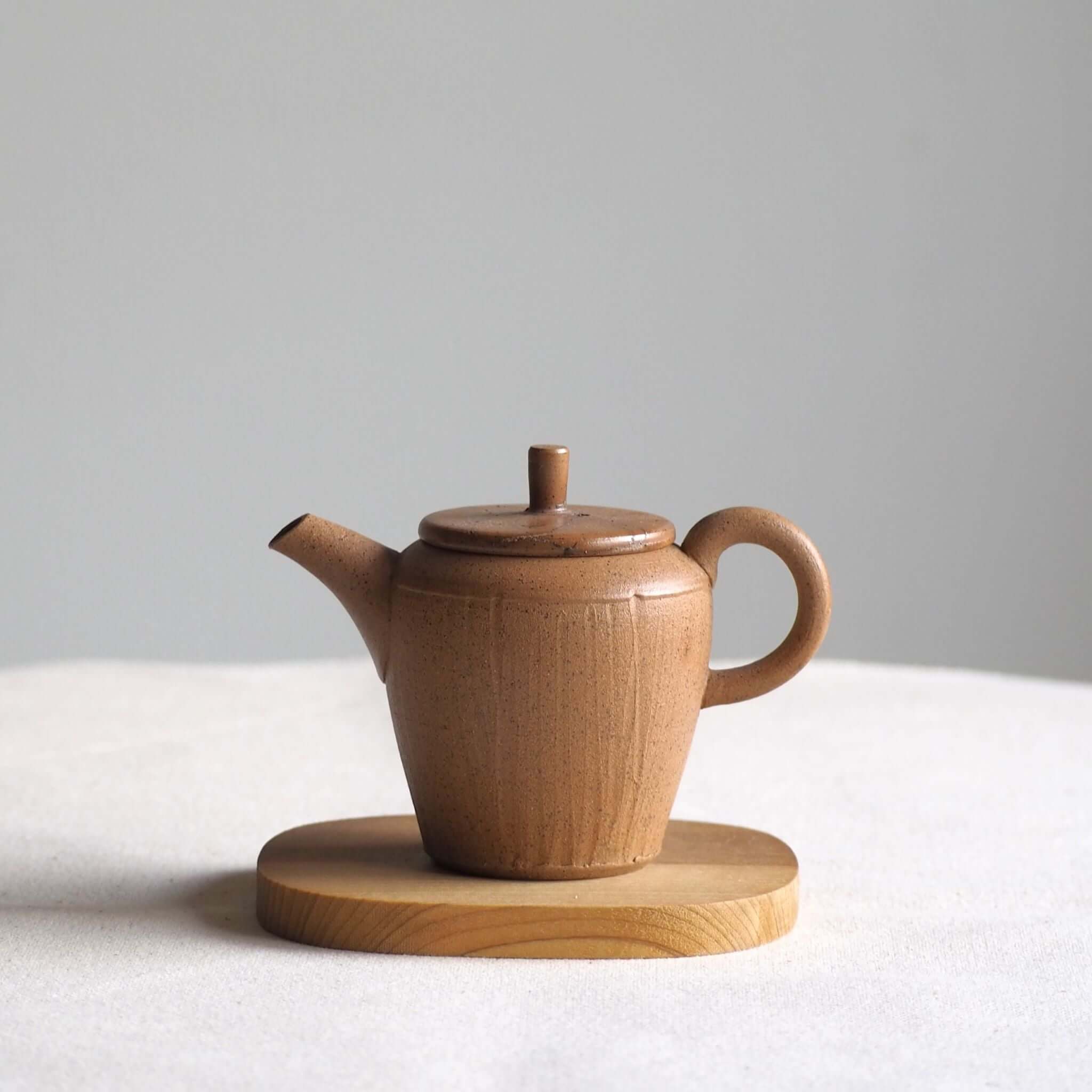 常滑焼 甚秋陶苑(伊藤成二)作 茶藻掛け茶壺 [東山堂煎茶器店