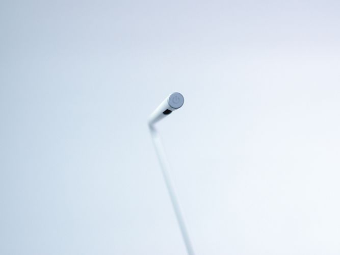 極限にシンプルなデザインのLEDデスクライト | インテリアブログ 22web