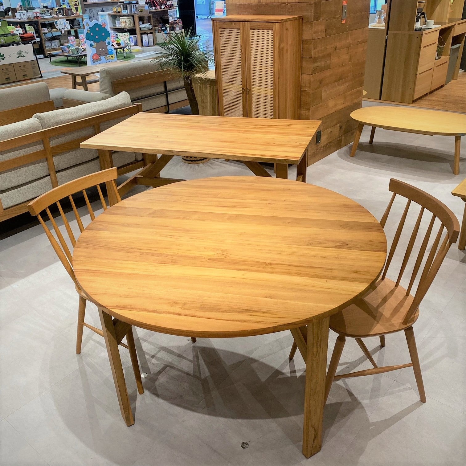 アウトレット】SOTOシリーズのテーブルが入荷しました！ – unico公式