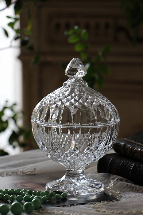 フランスアンティーク クリスタルガラスのボンボニエール」ココン