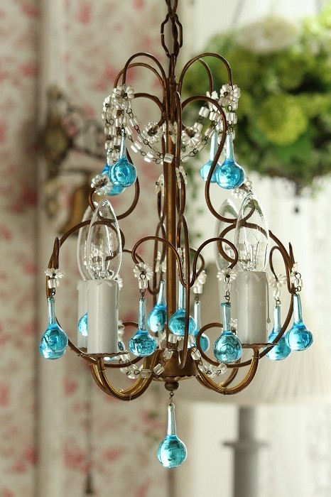 アンティークシャンデリア ブルーティアドロップシャンデリア 4灯