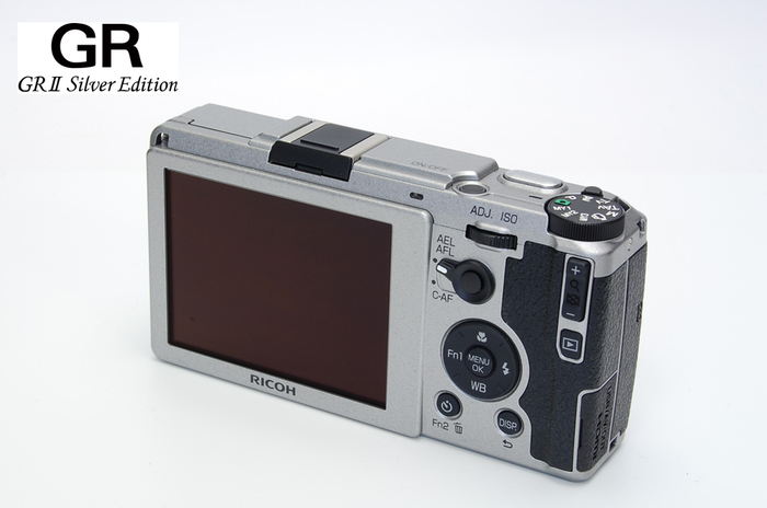 カメラの八百富｜創立80周年記念 RICOH 「GR II Silver Edition」が