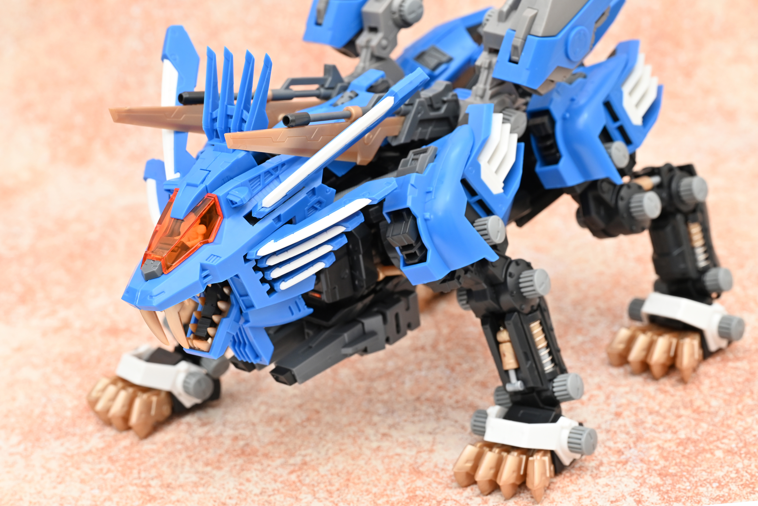 ZOIDS ゾイド HMM ブレードライガーAB コトブキヤ プラモデル RZ-028