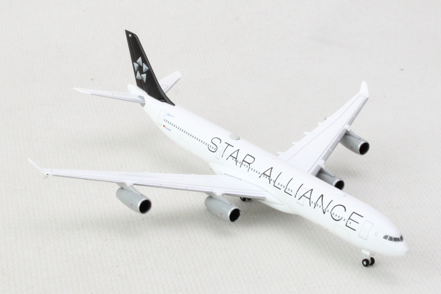 HERPA LUFTHANSA A340-300 1/500 STAR ALLIANCE