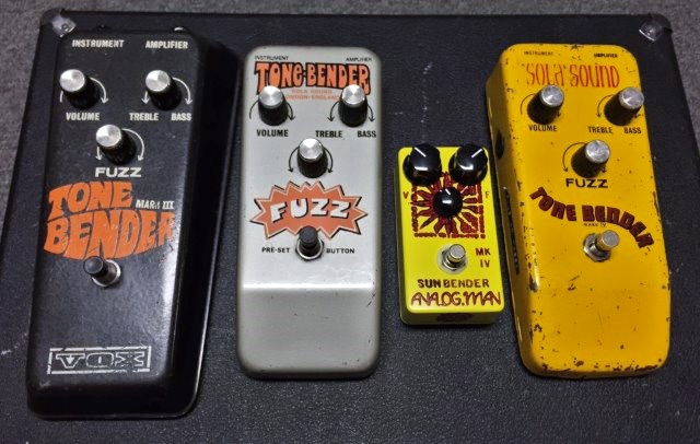 Analog Man Sun Bender MKIV fuzz pedal