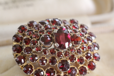 天然ガーネットブローチ