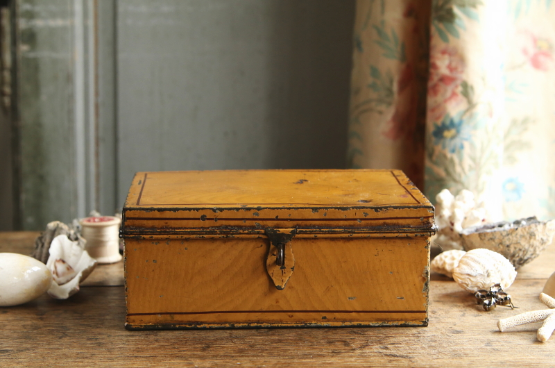 フランスアンティークの布箱 フランスアンティーク カルトナージュ