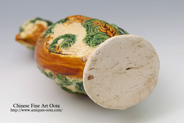 唐三彩 装飾的な模様の陶器の器 三彩鍑