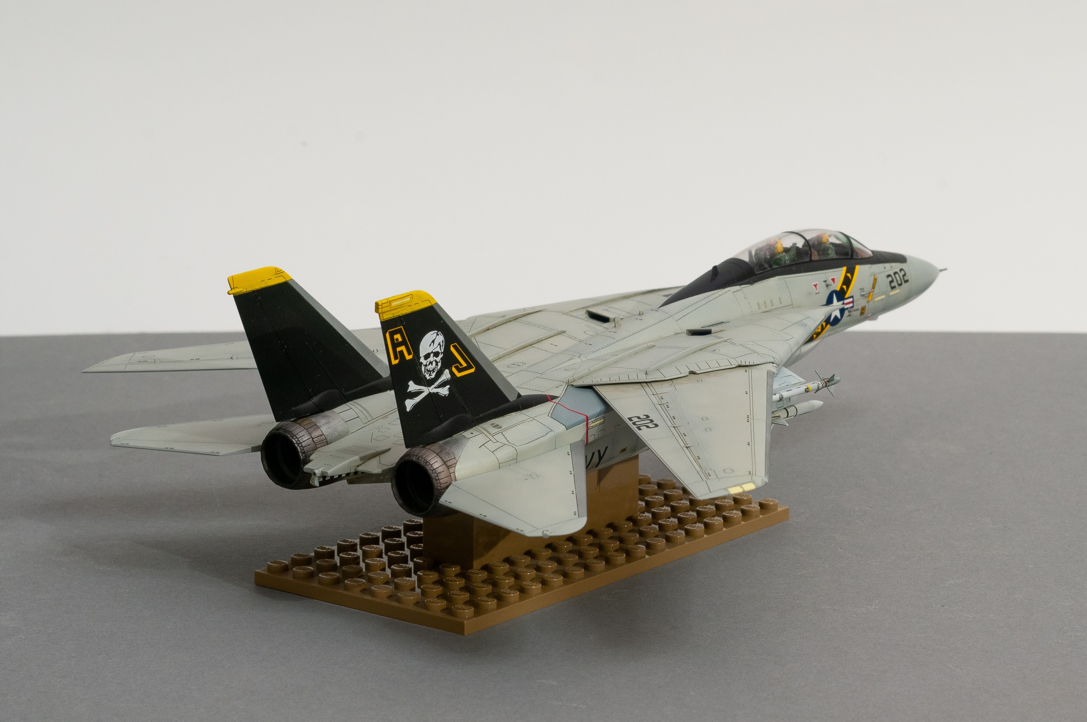 1/72 Academy F-14A Jolly Rogers 