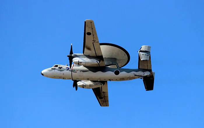 E-2C ホークアイ 航空祭・航空ショー見学ツアー | ブルーストークツアー