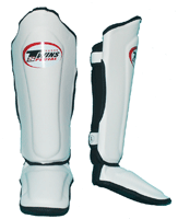 ムエタイ インフォ：キックボクシング用品：レッグガード、レガース