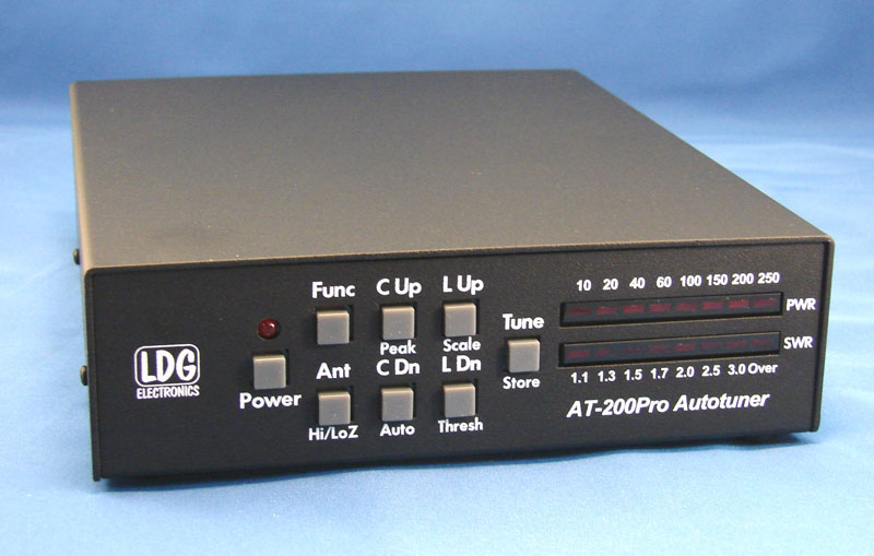 屋外型アンテナチューナー HT-200ATF と HTC-200ATF 屋外型アンテナ