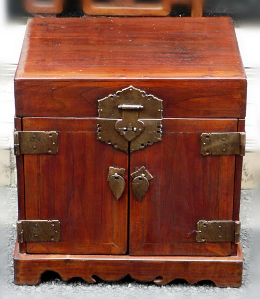 Chinese Antique Furniture Center (中国骨董家具中心)