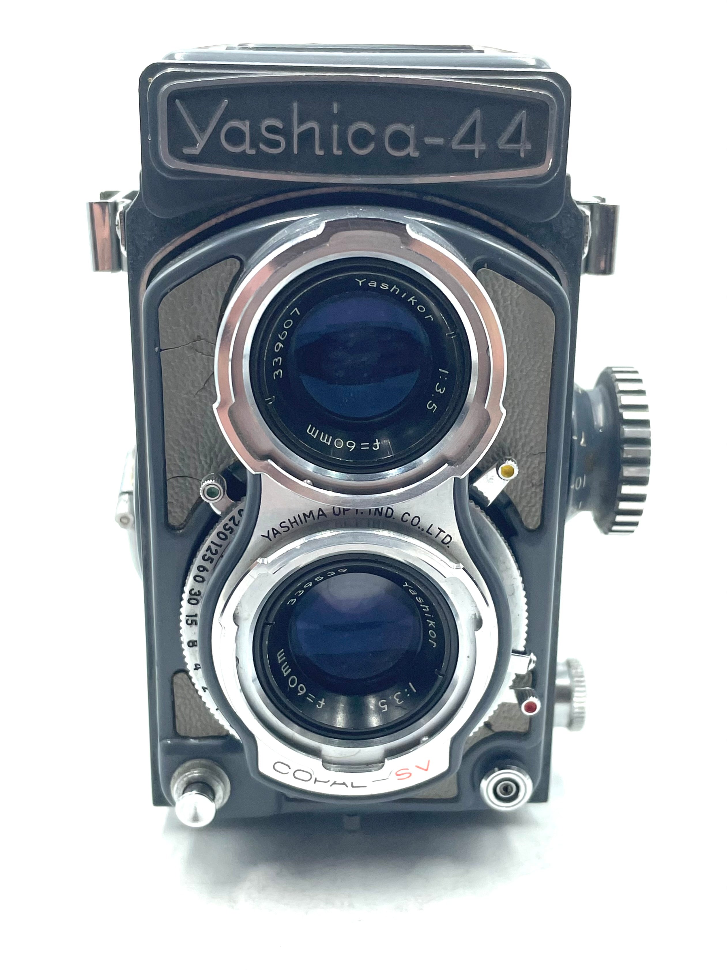 USED Yashica 44 with 60mm f/3.5 (Takes 127 film, NOT TESTED, collectib