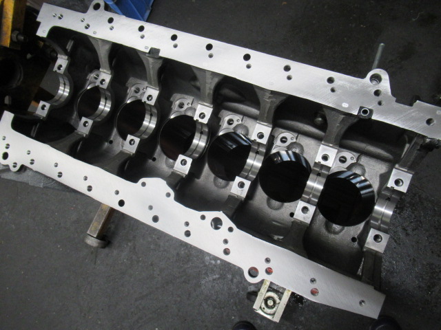 RB26 新品シリンダーブロック 組込開始 & BCNR33 車検整備 | 有限会社