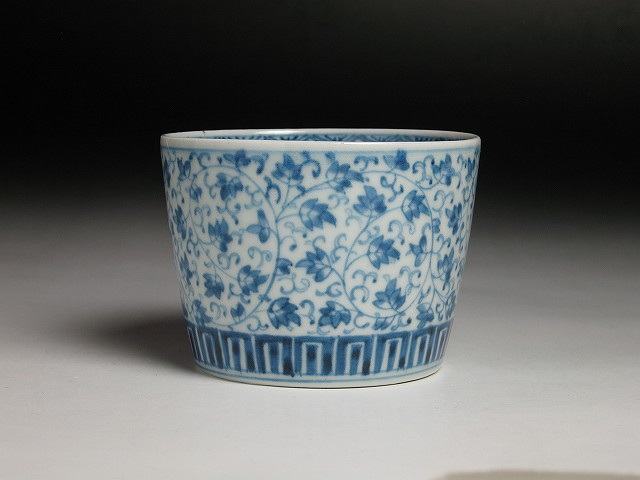 古伊万里花唐草 蕎麦猪口 古美術 三樹 - 古伊万里 花唐草文大振蕎麦