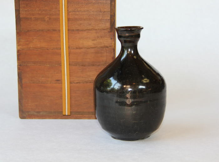 古美術 神田 - 李朝黒釉徳利 | 古美術品専門サイト fufufufu.com
