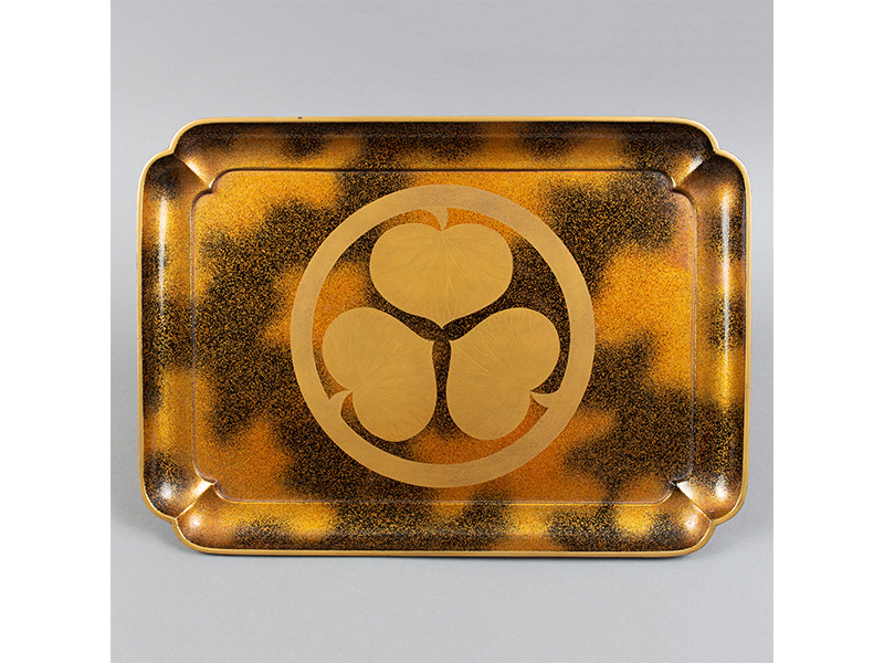 古美術 吉戸 - 江戸時代 三つ葵紋蒔絵膳 | 古美術品専門サイト