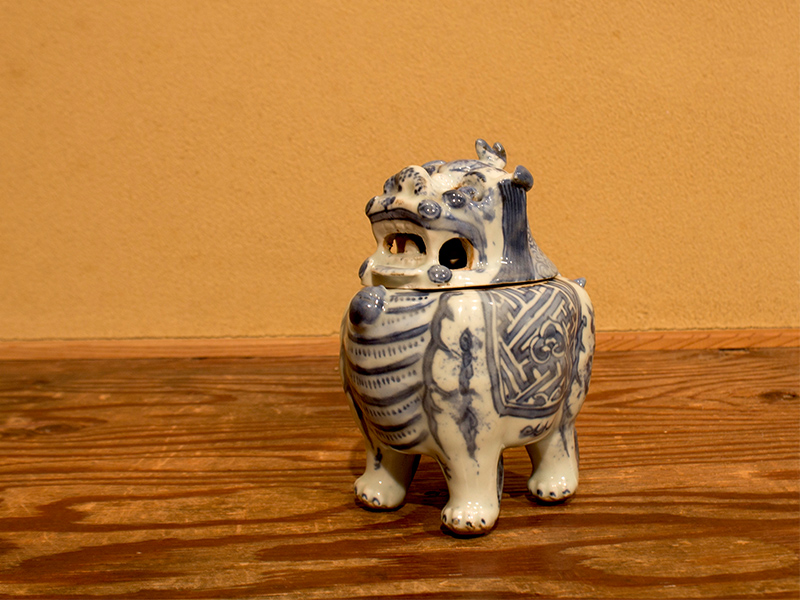 古美術 吉戸 - 明時代 古染付獅子香炉 | 古美術品専門サイト fufufufu.com