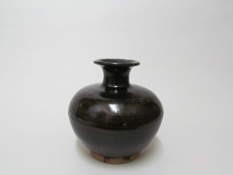 アンティークな黒色 陶器 注ぎ口付き壺 2025年最新】注ぎ口付きの