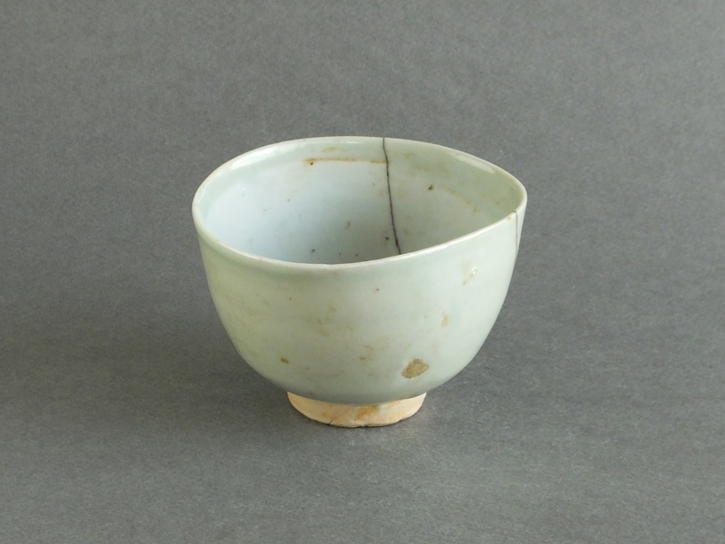 初期伊万里」青磁白磁染付竹葉文陶片 初期伊万里」青磁白磁染付竹