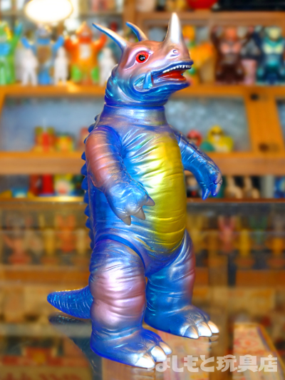 ブルマァク ネロンガ(蓄光ブルー) ソフビ/ブルマァク BULLMARK