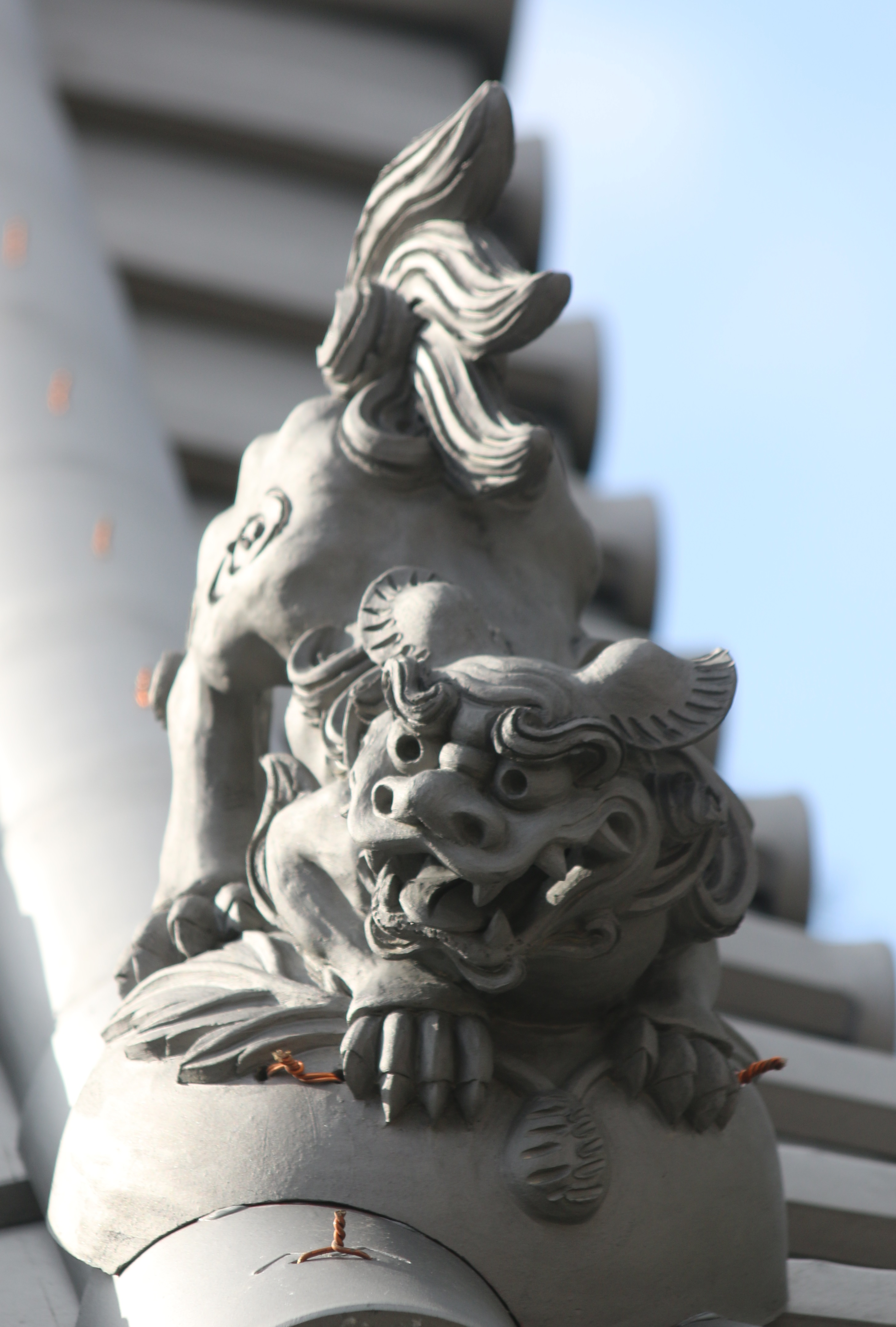 獅子巴蓋瓦を取り付けました。 - かわら版 - ミニチュア瓦グッズ専門店