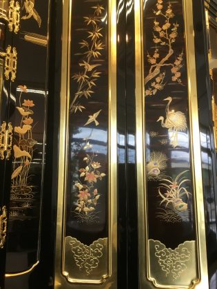 く*ま様 金箔装飾の伝統的な仏壇 く*ま様 金箔装飾の伝統的な仏壇 く