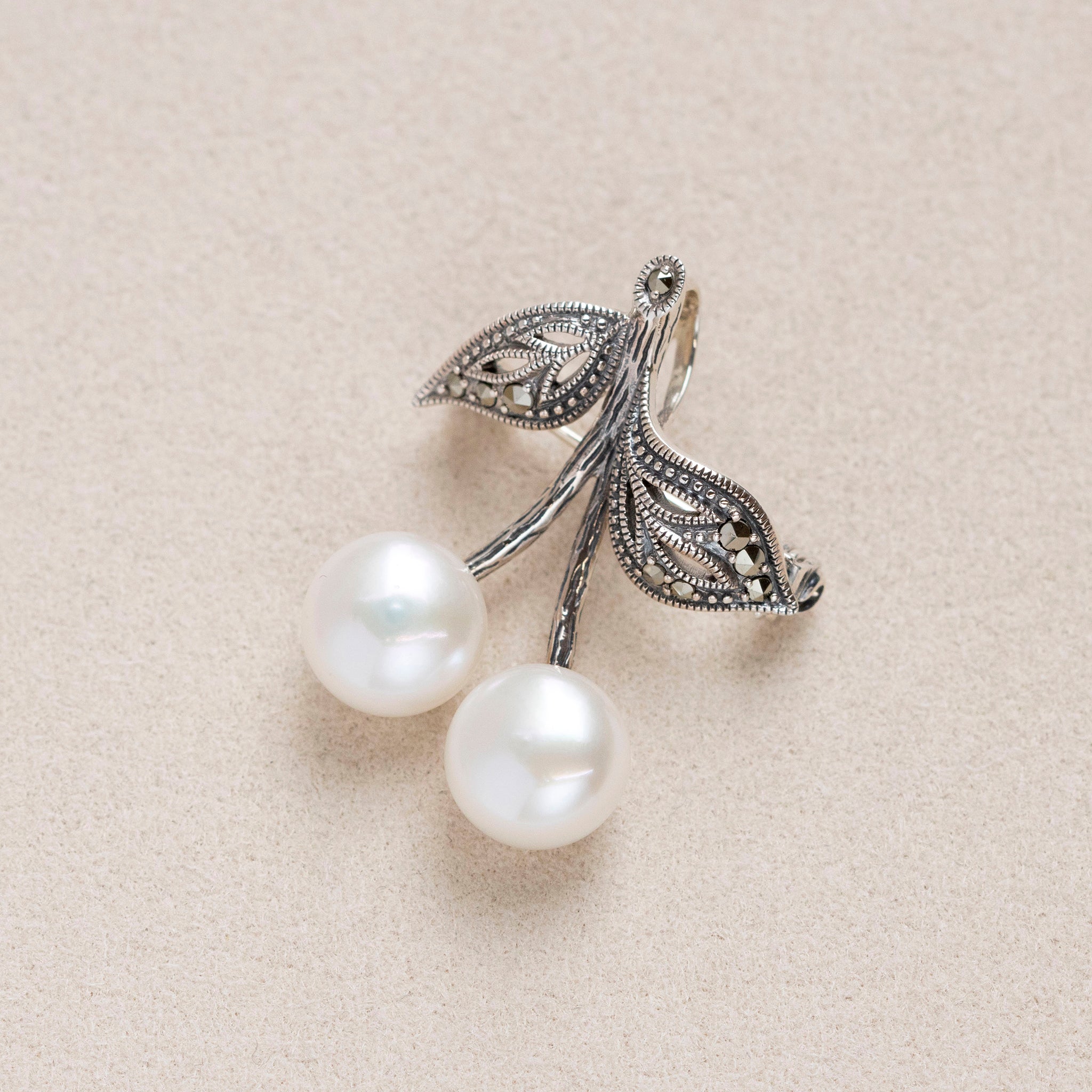 完売 セブンテン seventen ホースブローチ お馬さん ブローチ パール