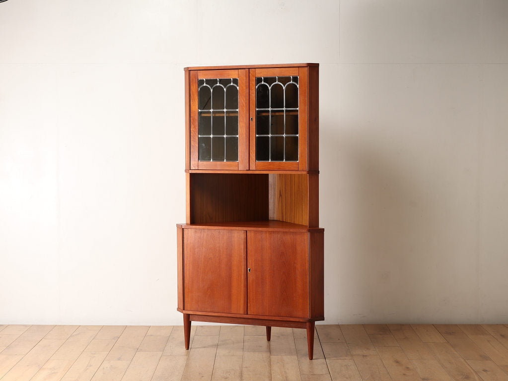 コーナーキャビネット | ロイズ・アンティークス | ヨーロッパの