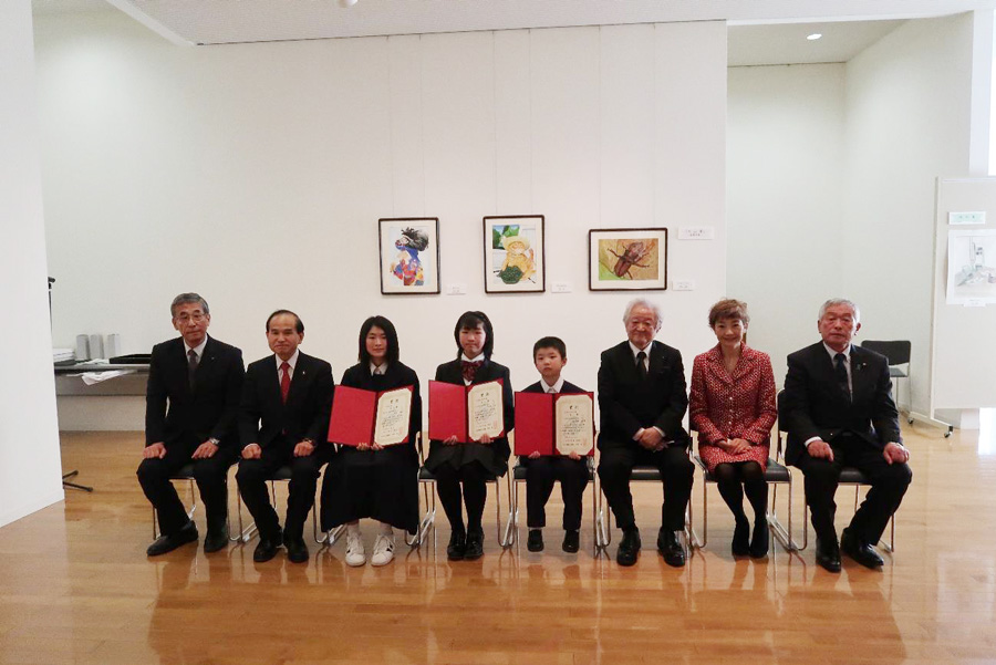 日本画の鬼才・元日展理事大山忠作画伯筆作品菊・文化勲章受章・二本松