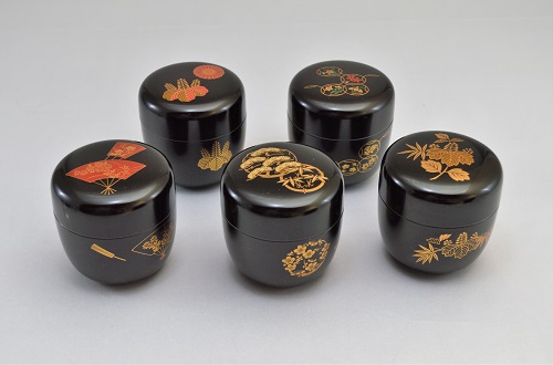 デッドストック！風情ある錆塗地に極上春秋蒔絵の映える輪島塗台付五段