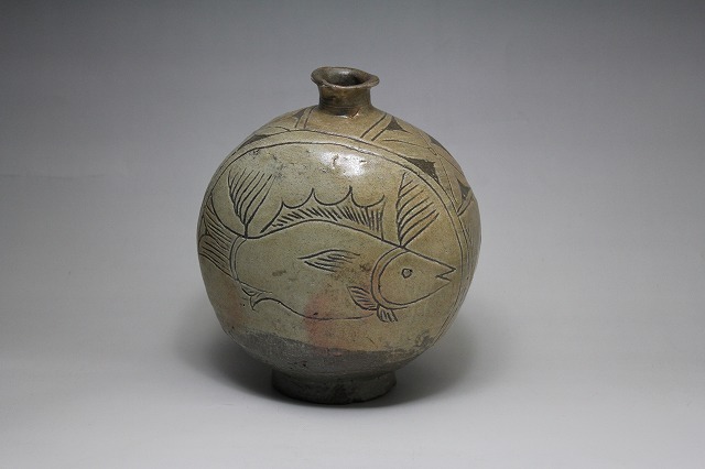 朝鮮美術 【哲】彫模様が美しい李朝木製水呑（李朝時代） 陶磁器 |