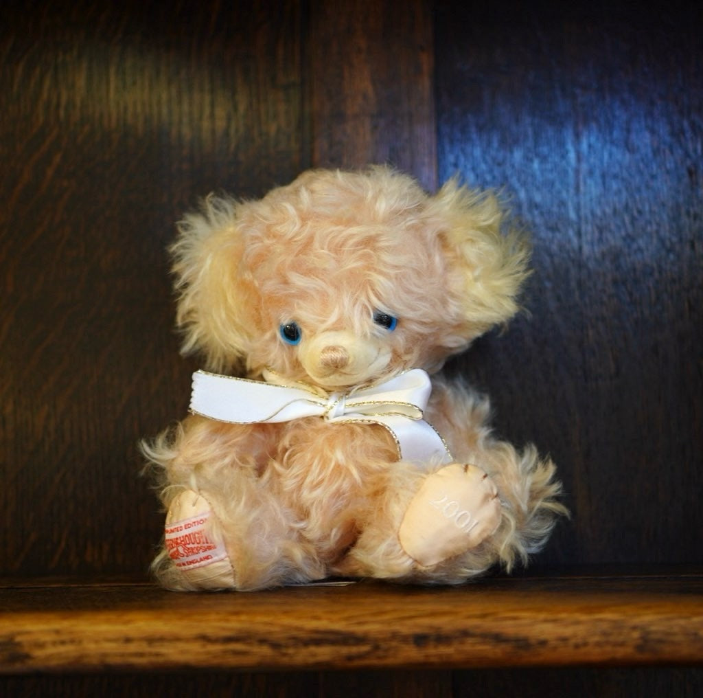 ミレニアム・シルバーアイズ・チーキー☆メリーソート社のテディベア