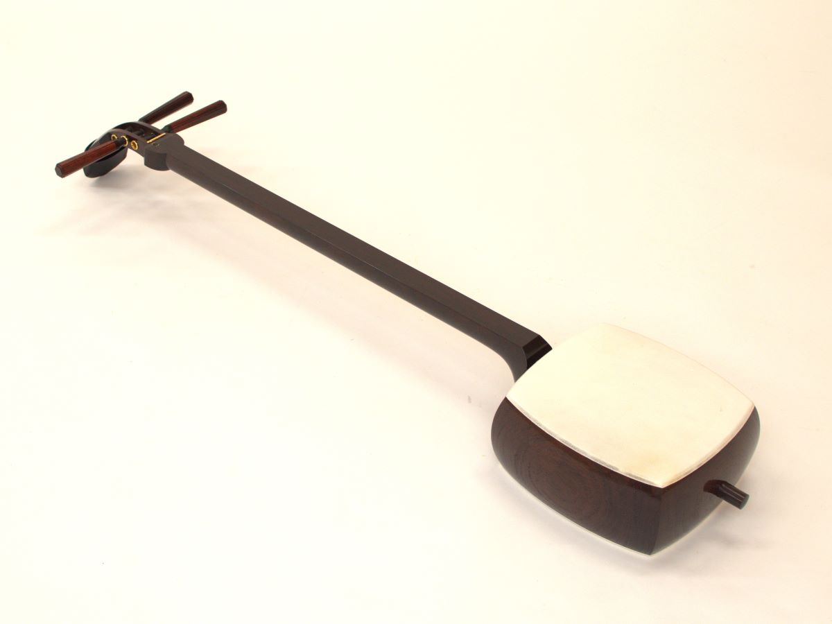 三味線 中棹 トチ入り 紅木 一本溝 金細 東さわり 綾杉胴 和楽器