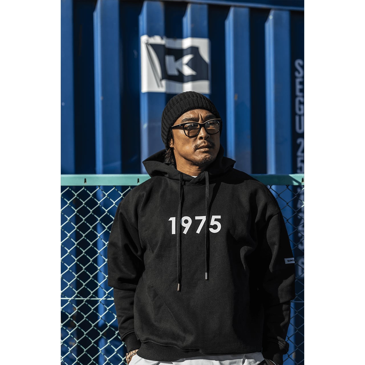 THE 1975 フーディー Mサイズ 黒 The 1975 オフィシャルグッズ登場