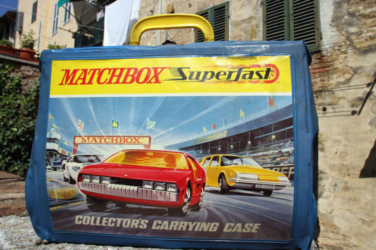 第106回：流浪のミニカーを持って、名デザイナー・フィオラヴァンティ