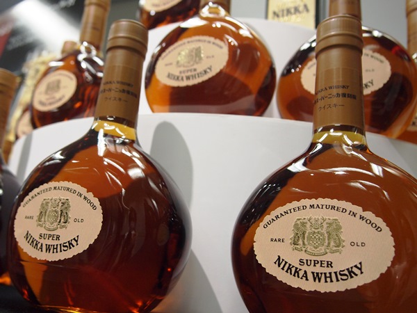 初号スーパーニッカ復刻版」登場 - WHISKY Magazine Japan : WHISKY