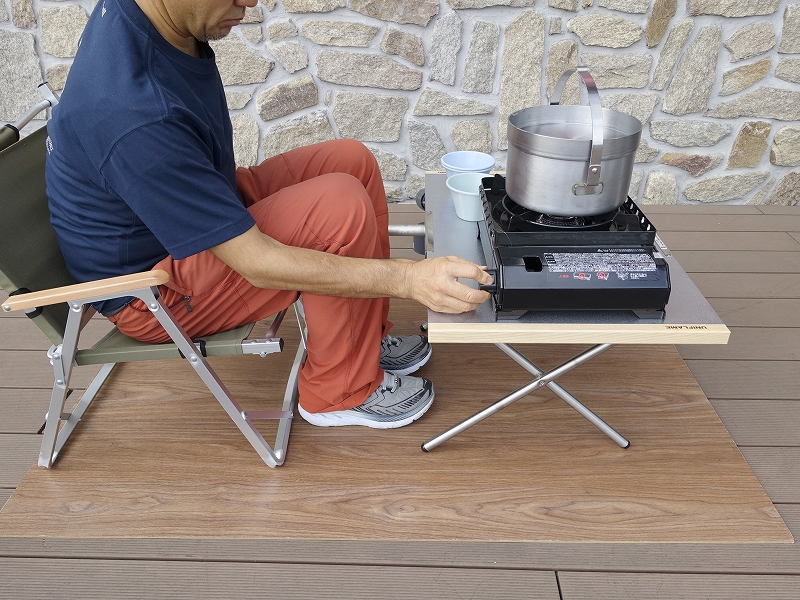 ユニフレームの焚き火テーブル ラージタイプが復刻版で再入荷