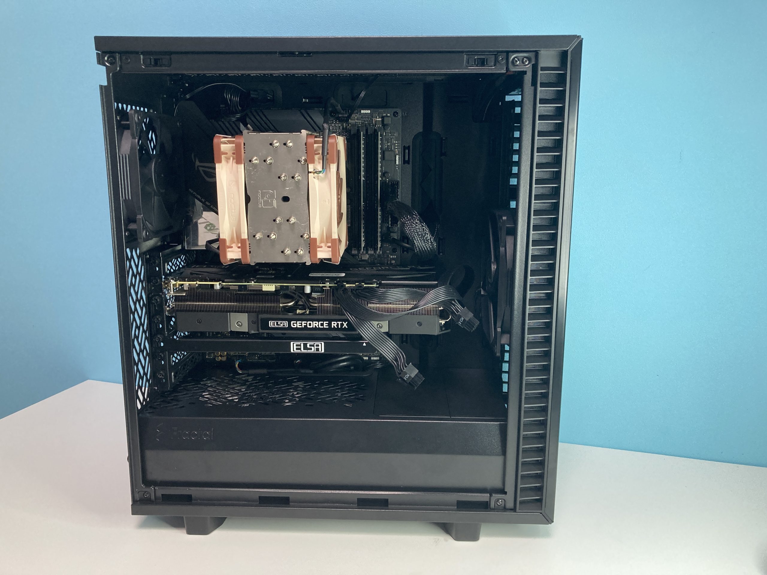 コンパクトだけど大きい!? Fractal Design Define 7 Compact ~シンプル