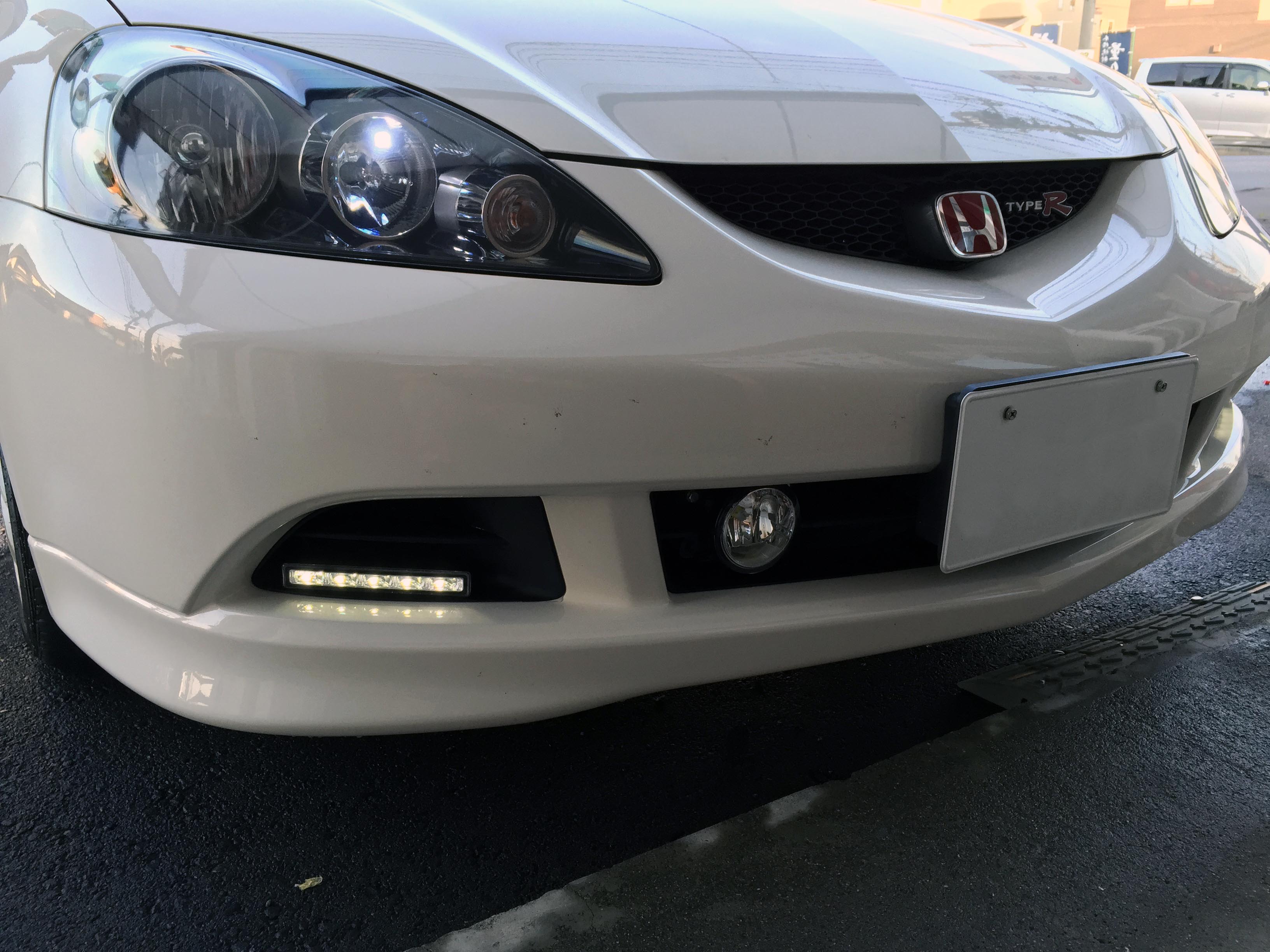 ホンダDC5インテグラtypeRベロフデイライトとフォグランプの取り付け