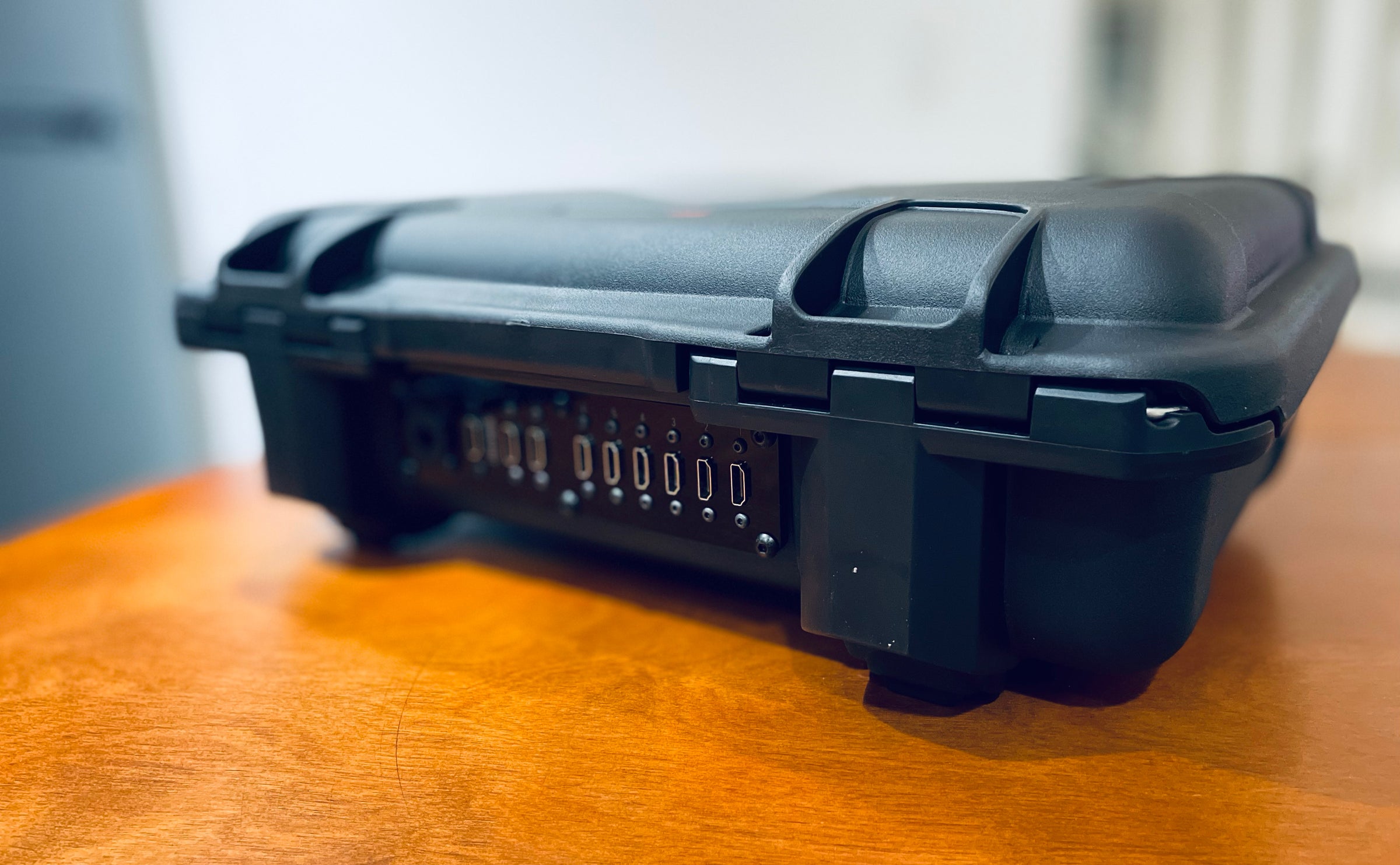 ATEM Mini Extreme ISO スイッチャー 防水キャリーケース付 ATEM Mini